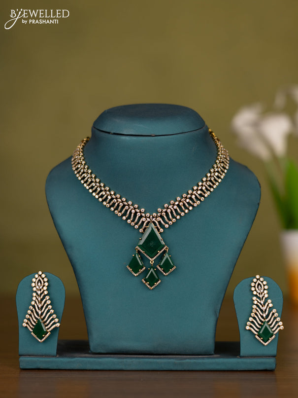 Necklace with emerald and cz stones in victorian finish