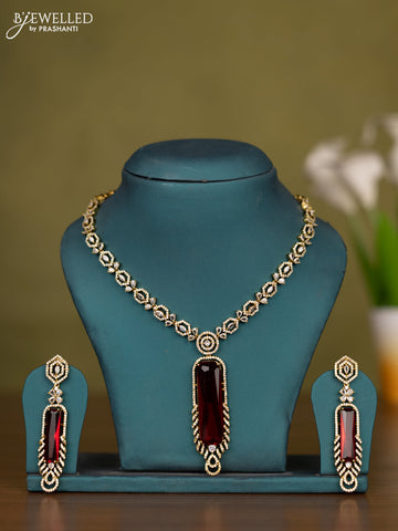 Necklace with emerald and cz stones in victorian finish