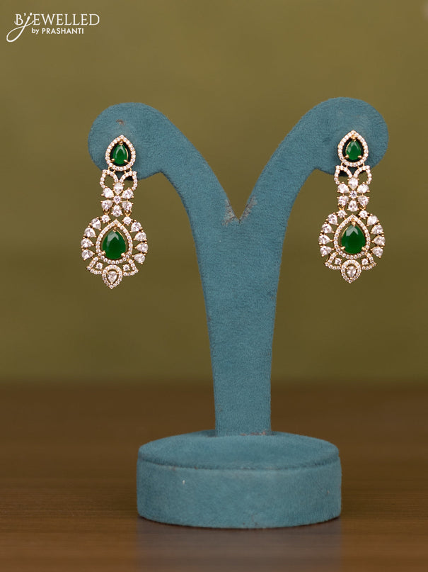 Necklace with emerald and cz stones in victorian finish