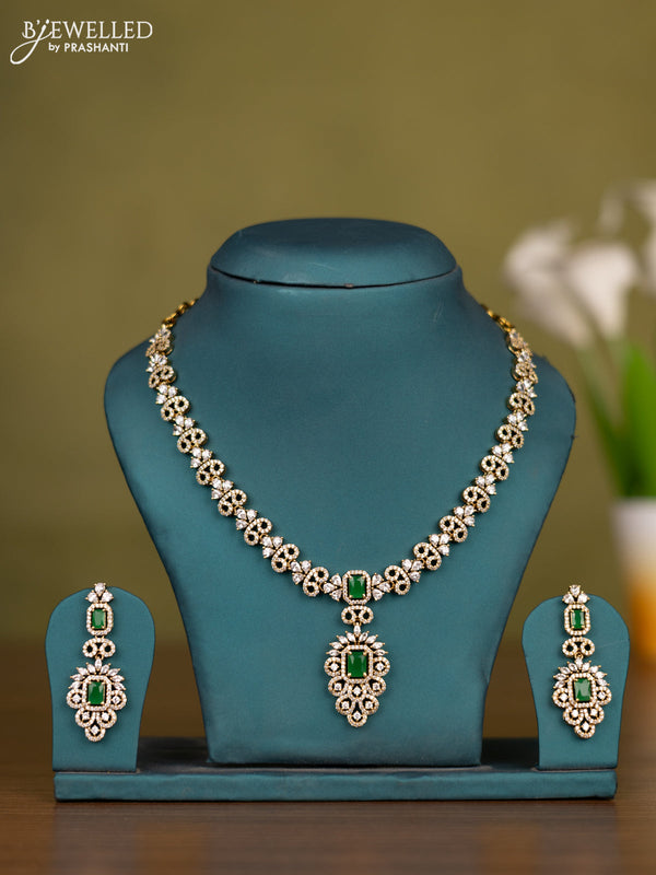 Necklace with emerald and cz stones in victorian finish