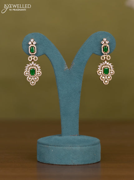 Necklace with emerald and cz stones in victorian finish