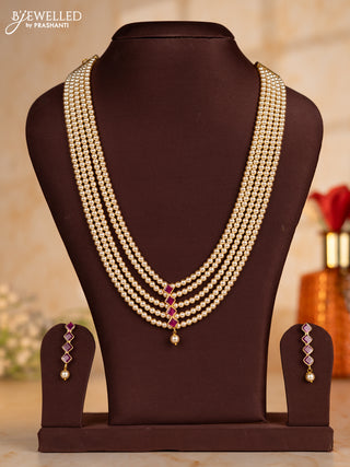 Pearl multilayer necklace with ruby stones and pearl hanging