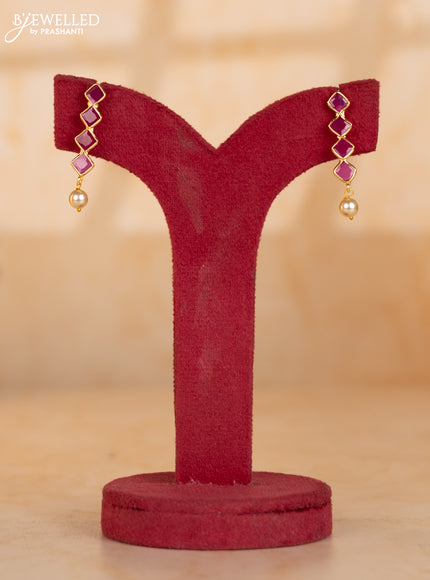 Pearl multilayer necklace with ruby stones and pearl hanging