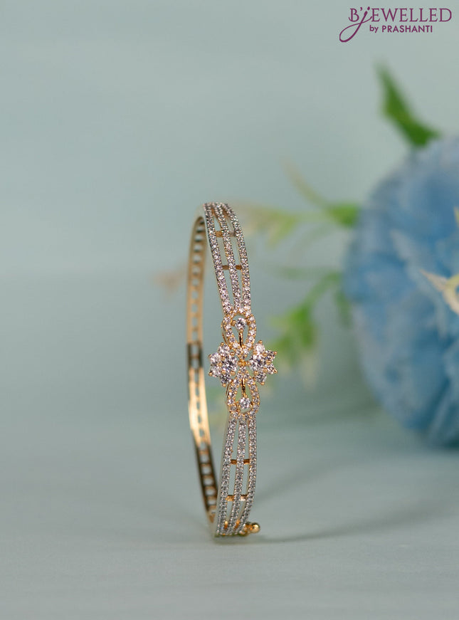 Bracelet with cz stones in gold finish