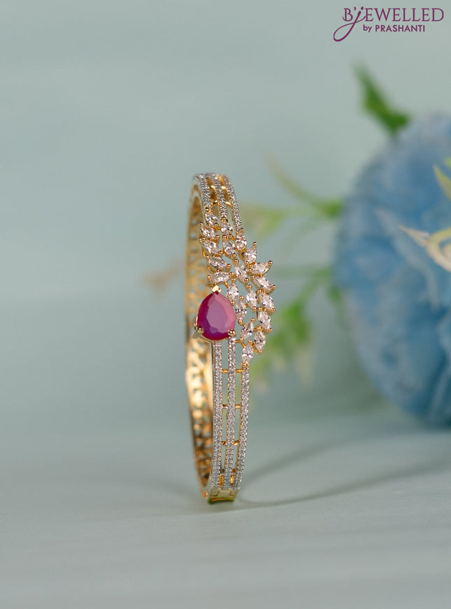 Bracelet with cz stones in gold finish