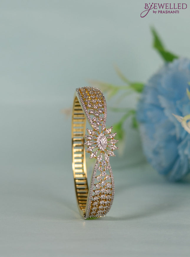 Bracelet with cz stones in gold finish