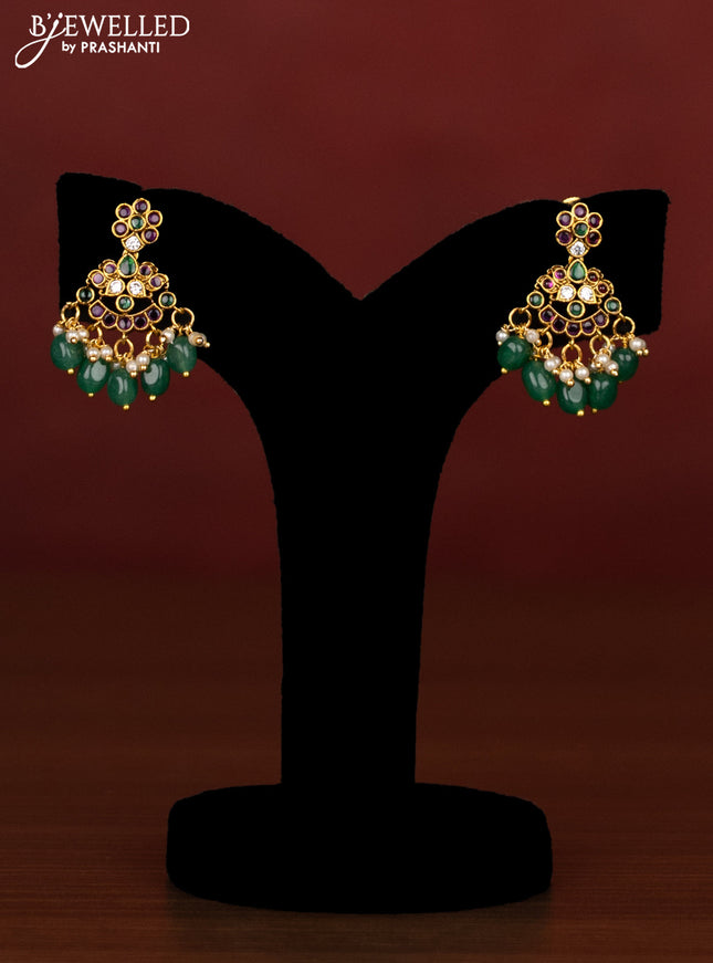 Beaded multilayer green necklace with kemp,cz stones and pearl hangings