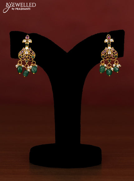 Beaded multilayer green necklace with kemp,cz stones and pearl hangings