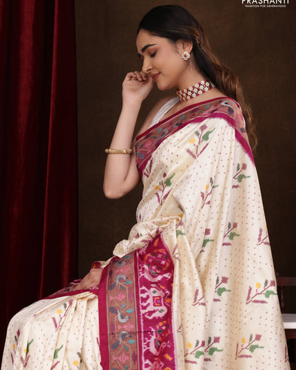 Off white-Magenta PInk Pochampally Silk Saree With Broder Embroidery