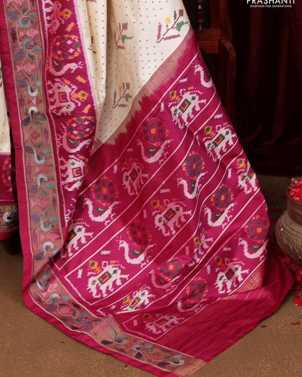 Off white-Magenta PInk Pochampally Silk Saree With Broder Embroidery