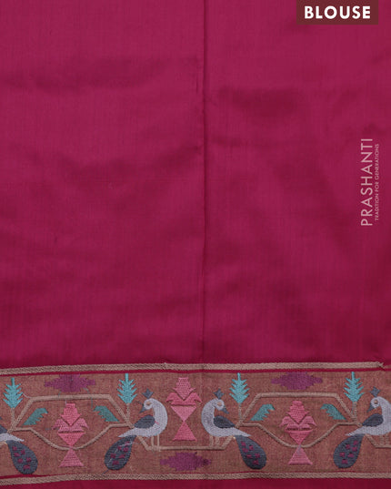 Off white-Magenta PInk Pochampally Silk Saree With Broder Embroidery