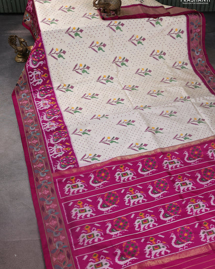 Off white-Magenta PInk Pochampally Silk Saree With Broder Embroidery