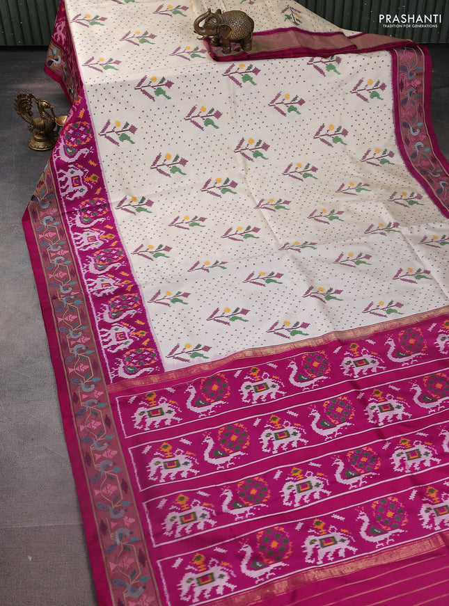 Off white-Magenta PInk Pochampally Silk Saree With Broder Embroidery