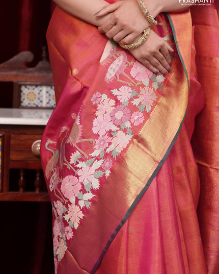 Dual Shade of Pinkish Orange-Green Pure kanchipuram silk saree With Zari Buttas & Border Embroidery