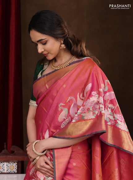 Dual Shade of Pinkish Orange-Green Pure kanchipuram silk saree With Zari Buttas & Border Embroidery