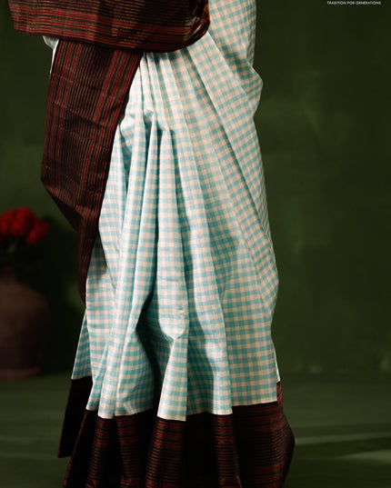 Light Blue-Deep jamun Pure Kanchipuram silk saree With Allover zari checked pattern