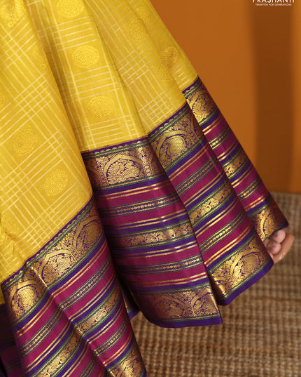 Yellow-blue Pure kanchipuram silk saree With zari checked pattern & long zari woven border