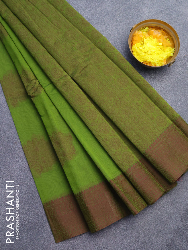 South kota saree light green and maroon with thread woven buttas and thread woven border