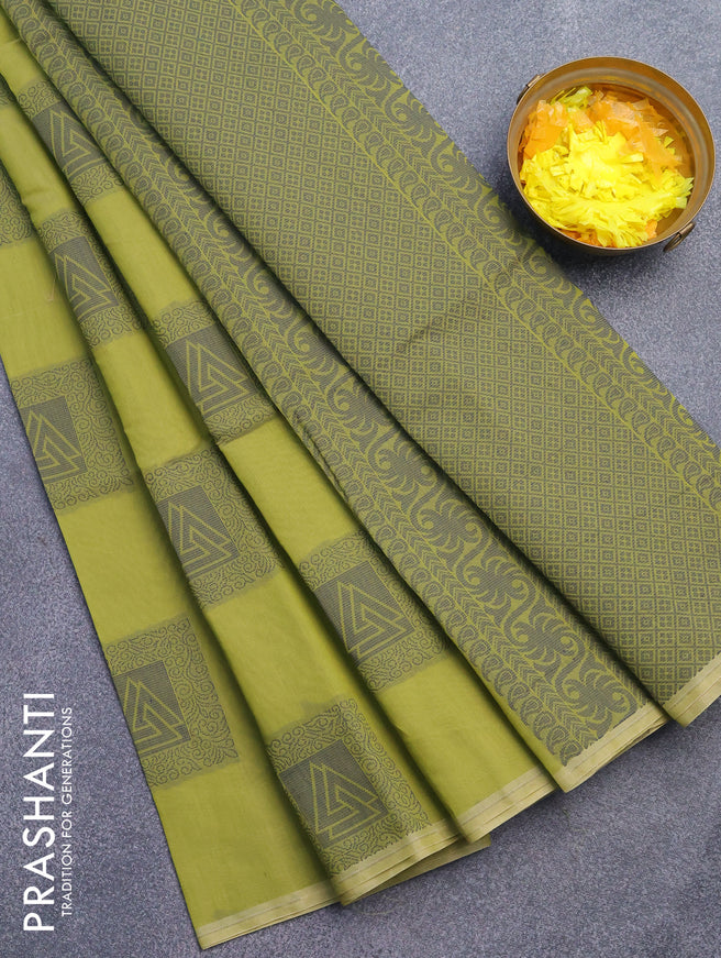 South kota saree green with thread woven box type buttas in borderless style