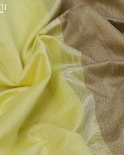 Maheshwari silk cotton saree pale yellow and beige with plain body and zari woven border