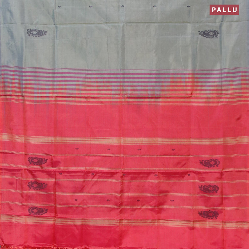 Banana pith saree grey and dual shade of reddish pink with thread woven buttas in borderless style with blouse