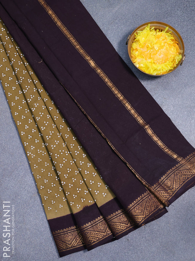 Sungudi cotton saree elaichi green and deep jamun shade with allover polka dots prints and zari woven border without blouse