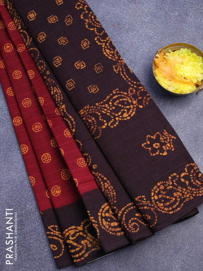 Sungudi cotton saree maroon and deep coffee brown with allover butta prints and batik printed border without blouse