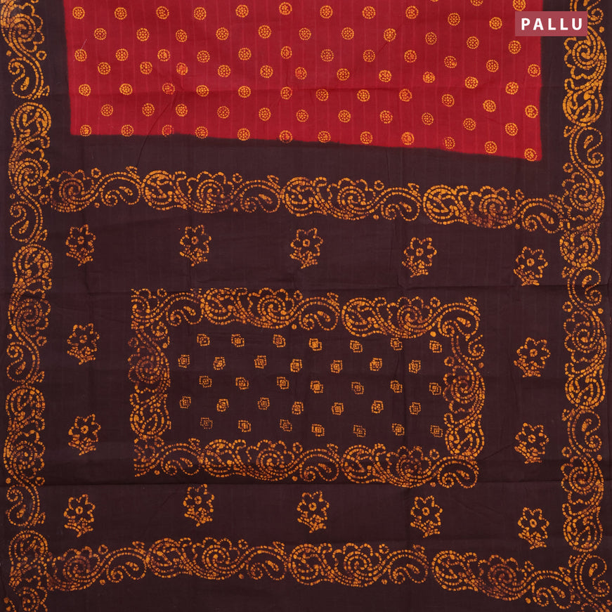 Sungudi cotton saree maroon and deep coffee brown with allover butta prints and batik printed border without blouse