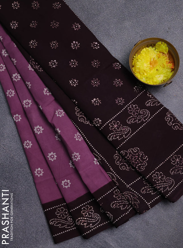 Sungudi cotton saree mauve pink and coffee brown with allover batik prints and printed border