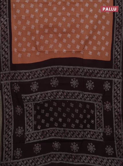 Sungudi cotton saree dark sandal and wine shade with allover batik prints and printed border