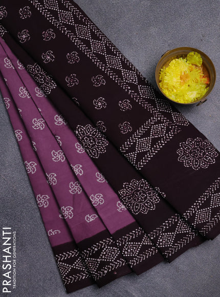 Sungudi cotton saree mauve pink and coffee brown with allover batik prints and printed border