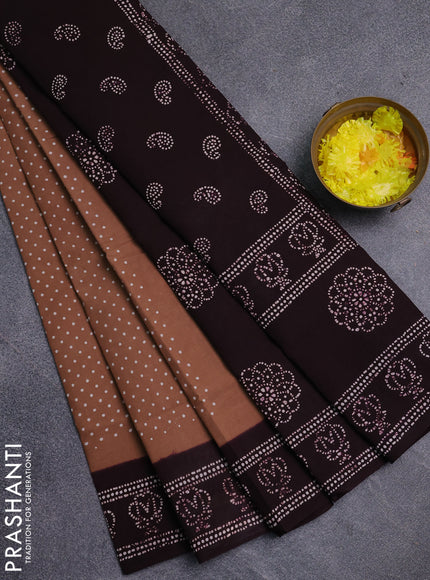 Sungudi cotton saree dark sandal and wine shade with allover butta prints and printed border