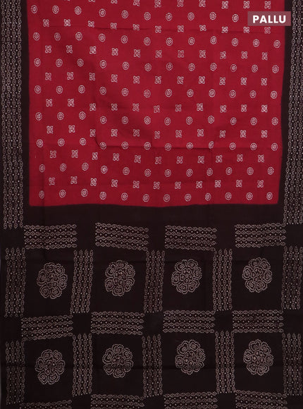 Sungudi cotton saree red and coffee brown with allover batik prints and printed border