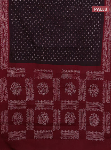 Sungudi cotton saree wine shade and deep maroon with allover batik prints and printed border