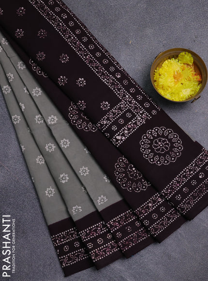 Sungudi cotton saree grey and wine shade with allover batik prints and printed border