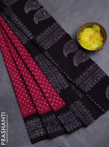 Sungudi cotton saree pink and navy blue with allover batik prints and printed border