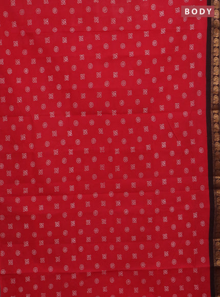 Sungudi cotton saree red and coffee brown with allover batik prints and zari woven border