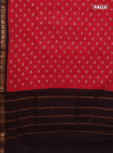 Sungudi cotton saree red and coffee brown with allover batik prints and zari woven border
