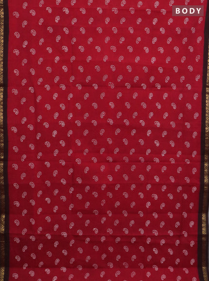 Sungudi cotton saree red and coffee brown with allover batik prints and zari woven border