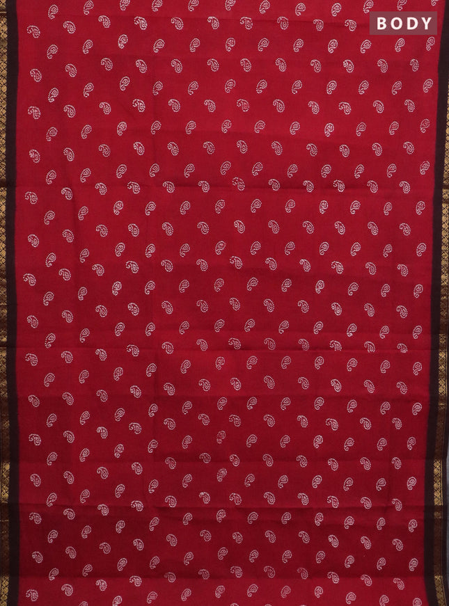 Sungudi cotton saree red and coffee brown with allover batik prints and zari woven border