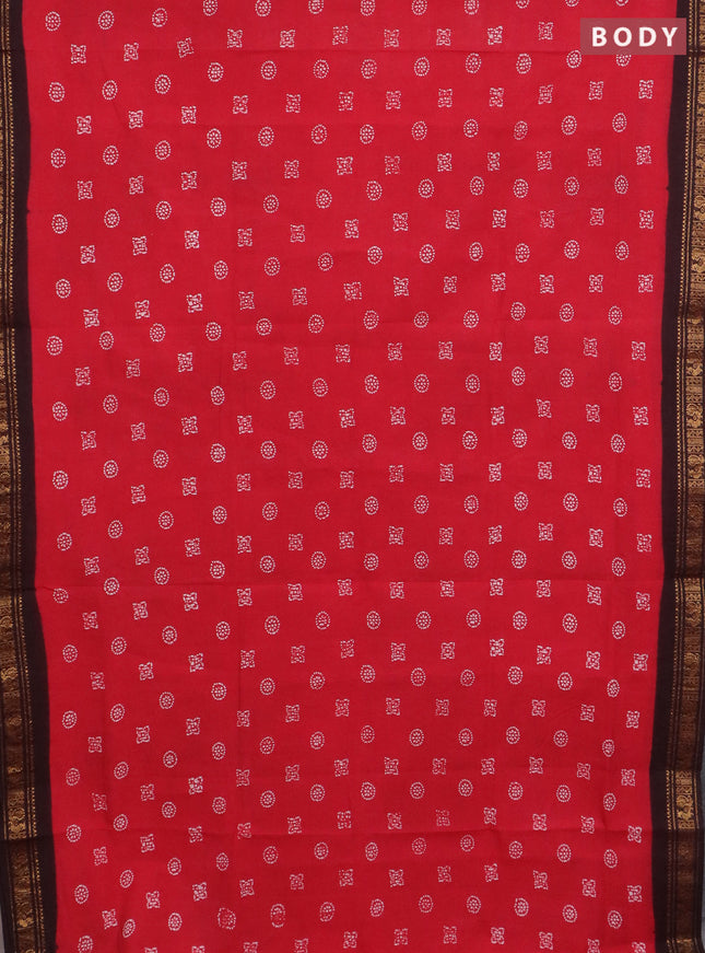 Sungudi cotton saree red and coffee brown with allover batik prints and zari woven border