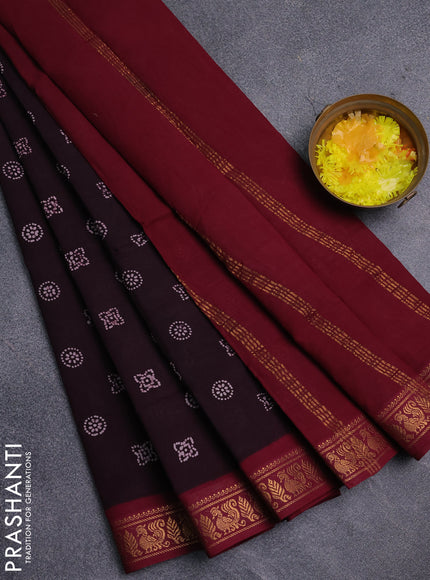 Sungudi cotton saree wine shade and maroon with allover batik prints and zari woven border