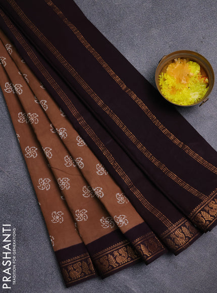 Sungudi cotton saree sandal and wine shade with allover batik prints and zari woven border