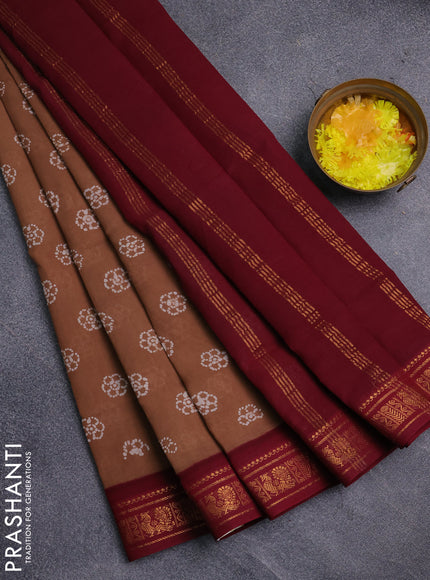 Sungudi cotton saree brown and maroon with allover batik prints and zari woven border