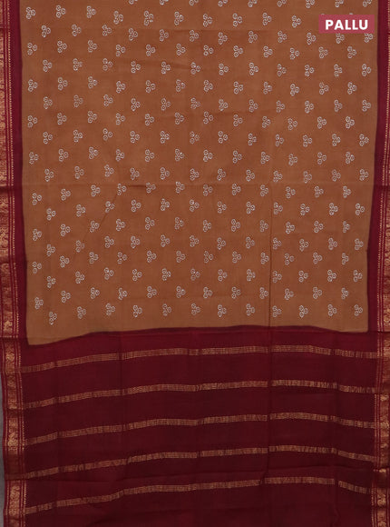 Sungudi cotton saree dark sandal and maroon with allover batik prints and zari woven border