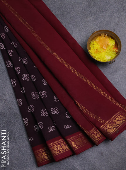 Sungudi cotton saree wine shade and maroon with allover batik prints and zari woven border