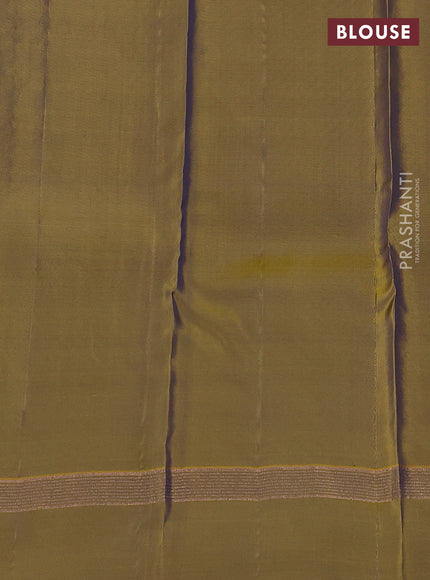 Dual shade of green-Mehendi green kanchipuram silk saree with matching neck piece