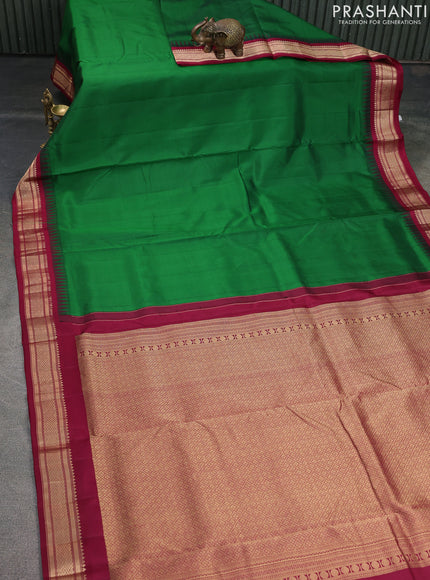 10 Yards pure kanchipuram silk saree green and maroon with plain body and temple design zari woven korvai border