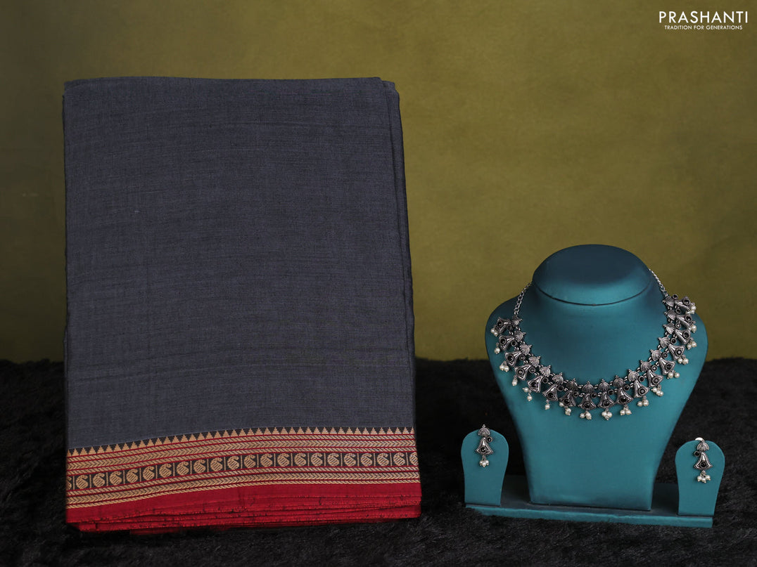 Grey narayanpet cotton saree with matching neck piece