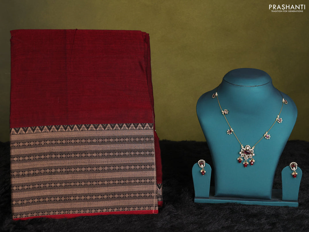 Maroon narayanpet cotton saree with matching neck piece